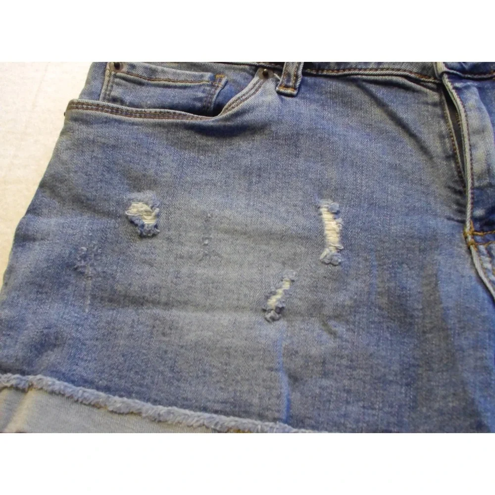 STS Blue Womens Distressed Denim Jean Shorts Medium Wash Cuffed Size‎ 30